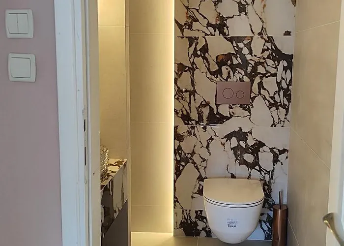 Golden Sky 1 公寓 *